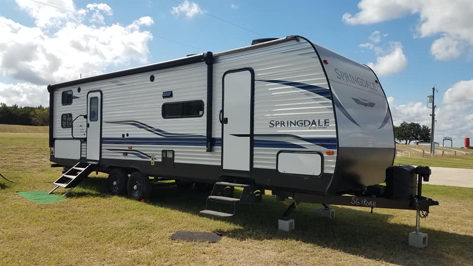 33' Springdale Travel Trailer Rentals