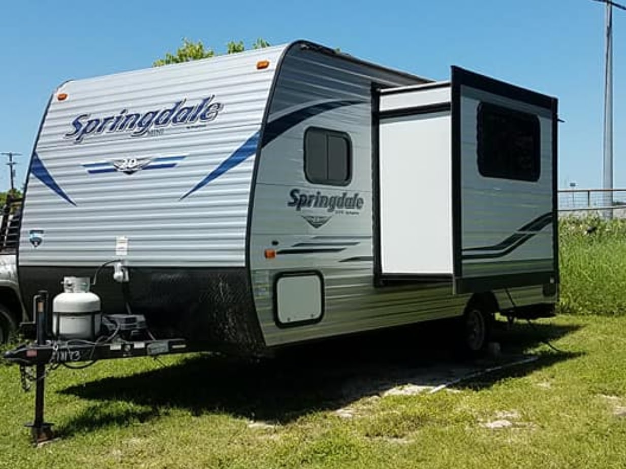 22' Springdale Travel Trailer Rentals